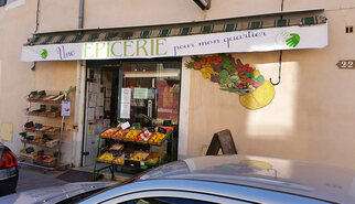 À Alès, une épicerie maintient la convivialité dans un quartier défavorisé